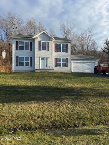 31 Saratoga Street, Hoosick Falls, NY 12090