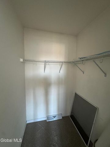 31 Saratoga Street, Hoosick Falls, NY 12090