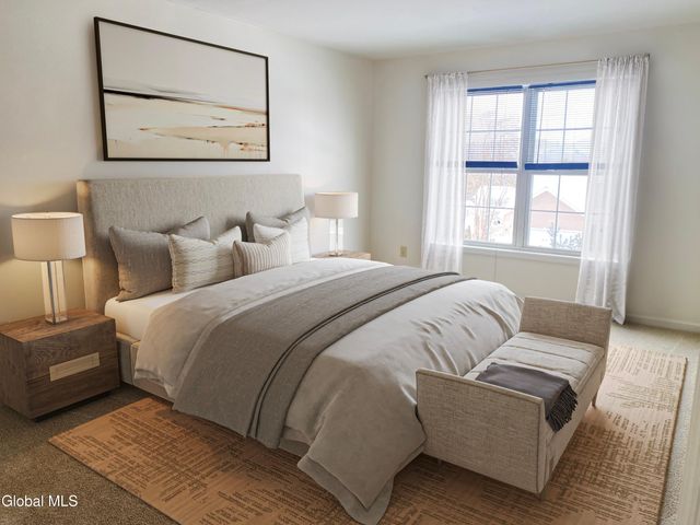 31 Saratoga Street, Hoosick Falls, NY 12090