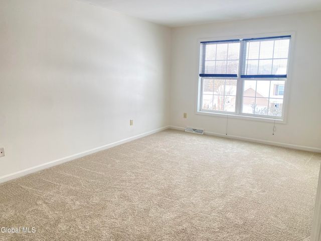 31 Saratoga Street, Hoosick Falls, NY 12090