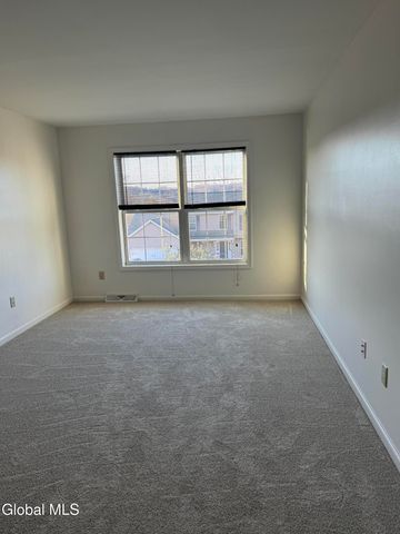 31 Saratoga Street, Hoosick Falls, NY 12090