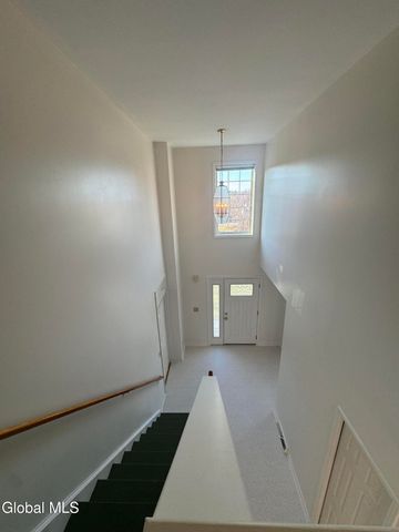 31 Saratoga Street, Hoosick Falls, NY 12090