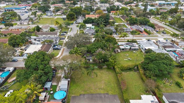 5829 Hayes Street, Hollywood, FL 33021