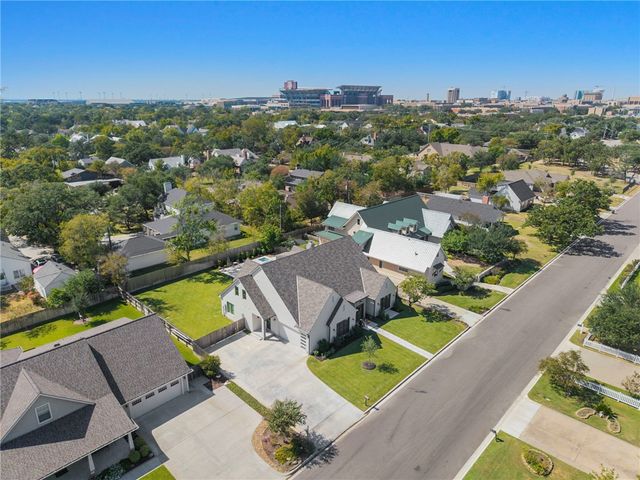 300 Timber Street, College Station, TX 77840