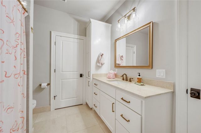 300 Timber Street, College Station, TX 77840