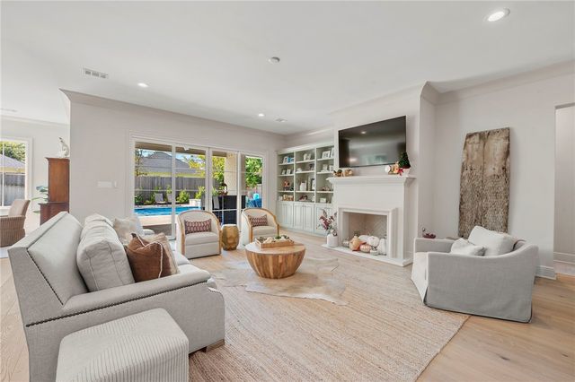 300 Timber Street, College Station, TX 77840