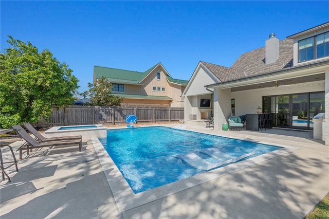 300 Timber Street, College Station, TX 77840