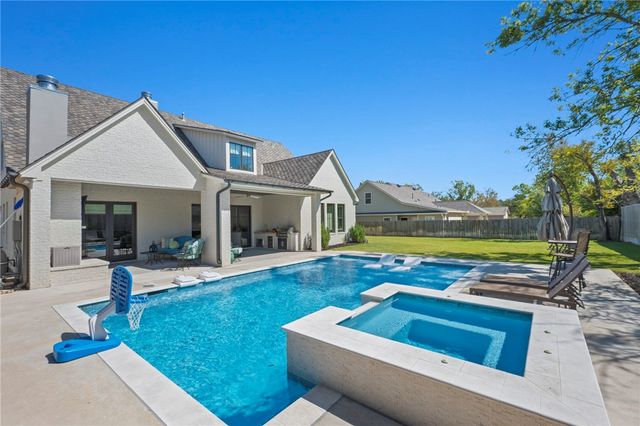 300 Timber Street, College Station, TX 77840