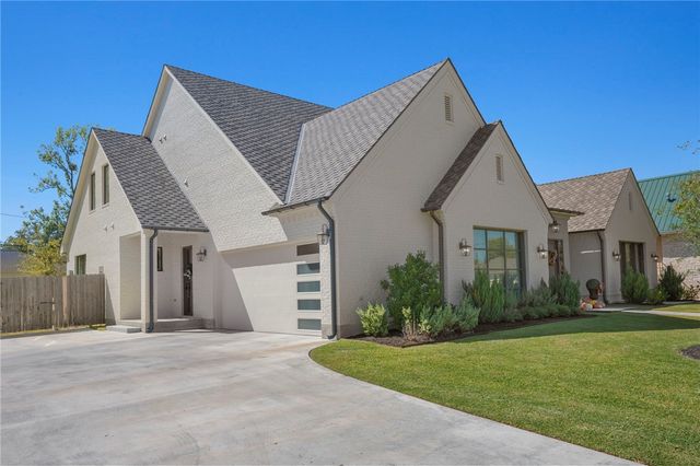 300 Timber Street, College Station, TX 77840