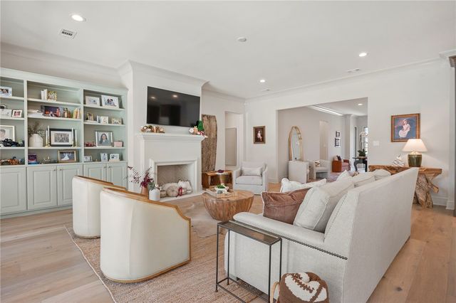 300 Timber Street, College Station, TX 77840