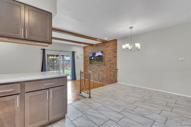 23520 Brandywynne Street, Southfield, MI 48033