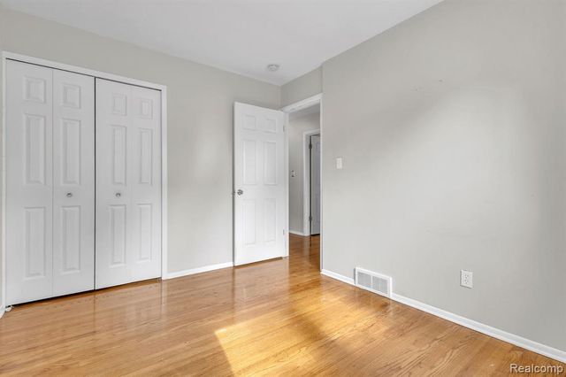 23520 Brandywynne Street, Southfield, MI 48033