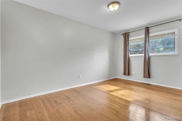 23520 Brandywynne Street, Southfield, MI 48033