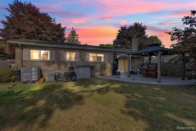 23520 Brandywynne Street, Southfield, MI 48033