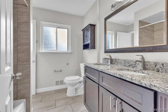 23520 Brandywynne Street, Southfield, MI 48033