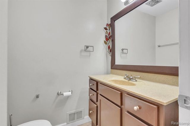 23520 Brandywynne Street, Southfield, MI 48033