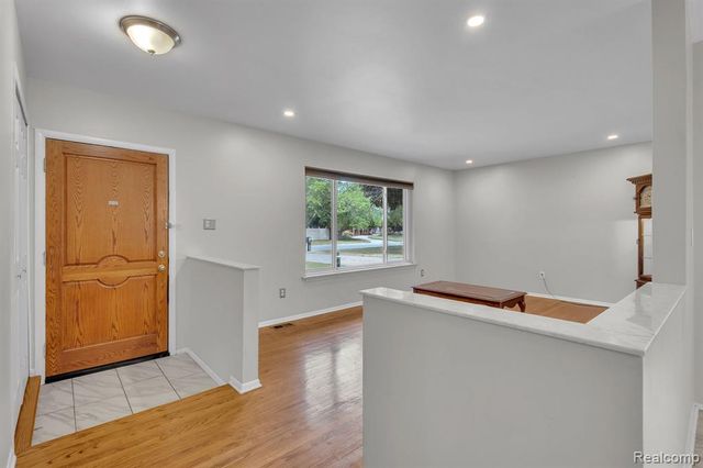 23520 Brandywynne Street, Southfield, MI 48033