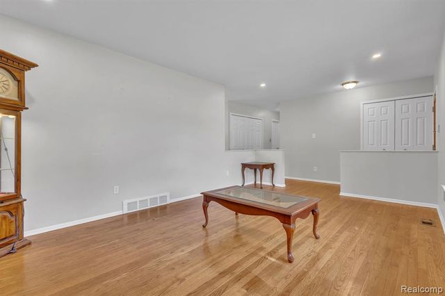 23520 Brandywynne Street, Southfield, MI 48033