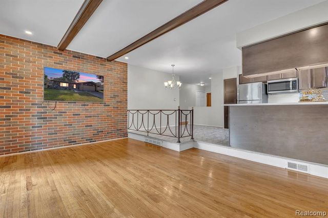 23520 Brandywynne Street, Southfield, MI 48033