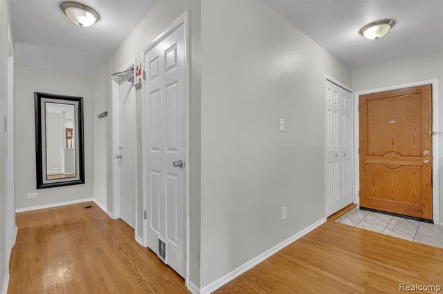 23520 Brandywynne Street, Southfield, MI 48033