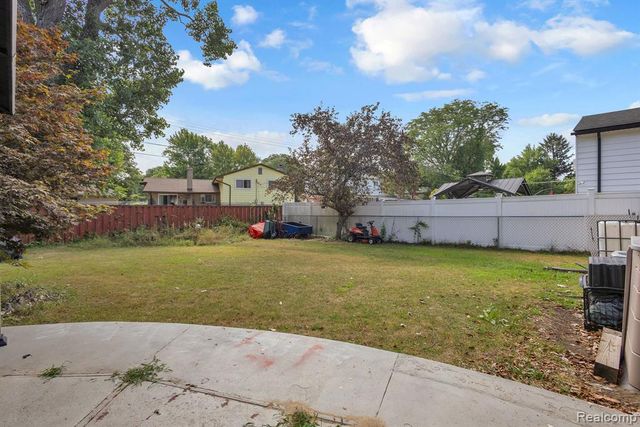 23520 Brandywynne Street, Southfield, MI 48033