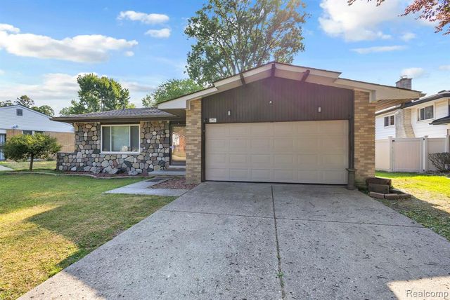 23520 Brandywynne Street, Southfield, MI 48033