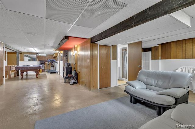 23520 Brandywynne Street, Southfield, MI 48033