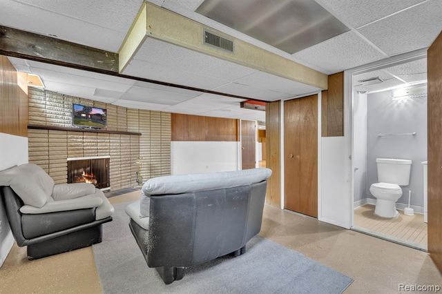 23520 Brandywynne Street, Southfield, MI 48033