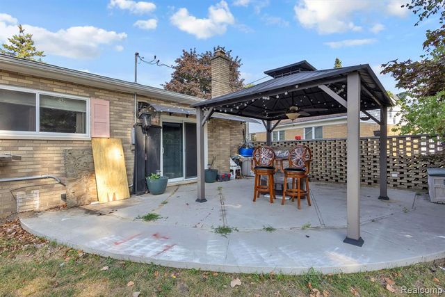 23520 Brandywynne Street, Southfield, MI 48033