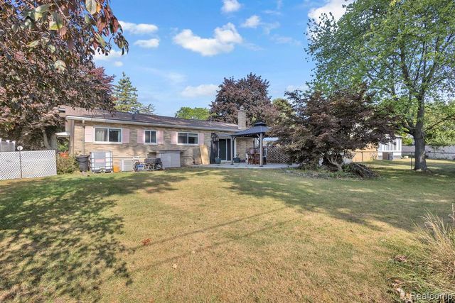 23520 Brandywynne Street, Southfield, MI 48033