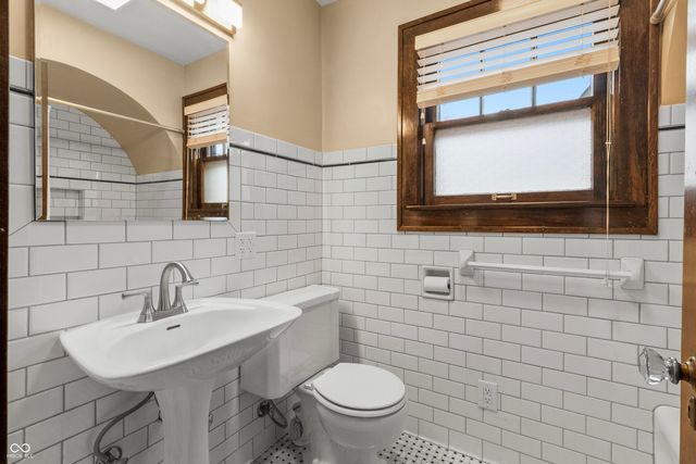 5143 E Pleasant Run Parkway South Drive, Indianapolis, IN 46219