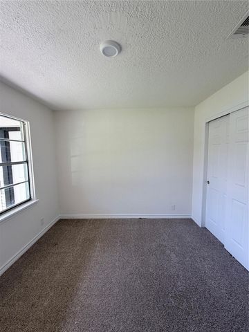 404 Elaine Street, La Marque, TX 77568