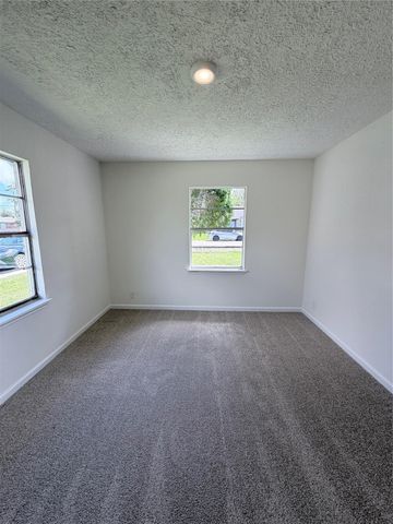 404 Elaine Street, La Marque, TX 77568