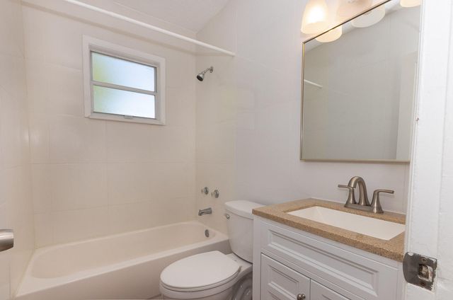 823 SE 3rd Avenue, Delray Beach, FL 33483