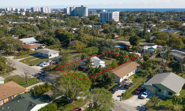 823 SE 3rd Avenue, Delray Beach, FL 33483