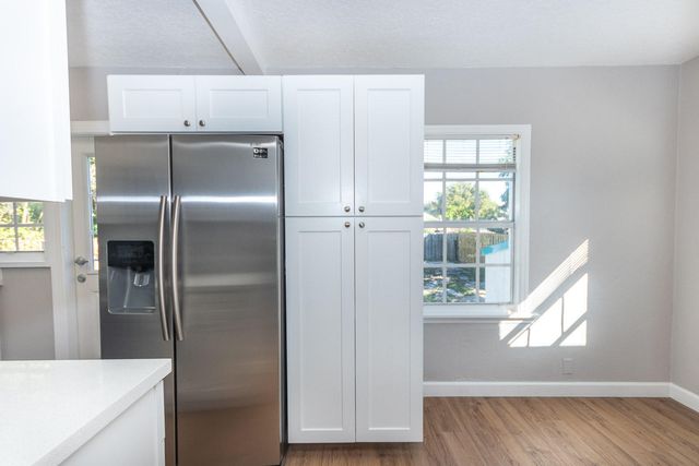 823 SE 3rd Avenue, Delray Beach, FL 33483