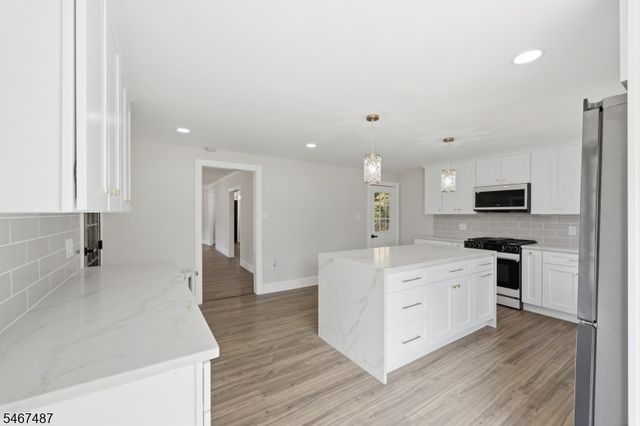 125 Milton Rd, Jefferson Twp., NJ 07438