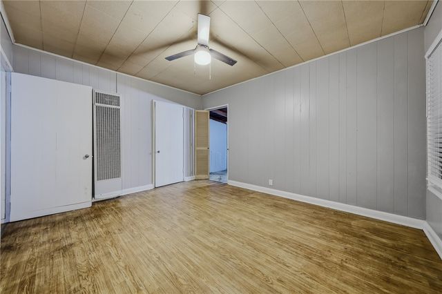 225 Glendale Dr, Corpus Christi, TX 78404