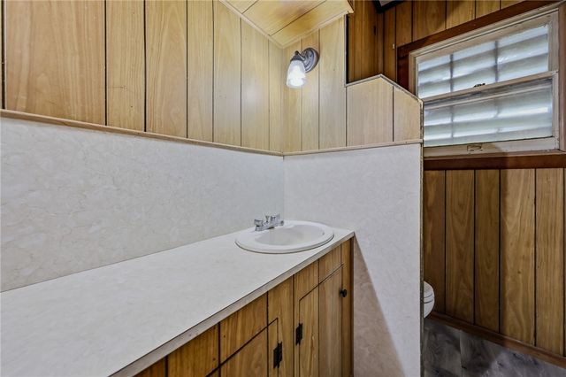 225 Glendale Dr, Corpus Christi, TX 78404