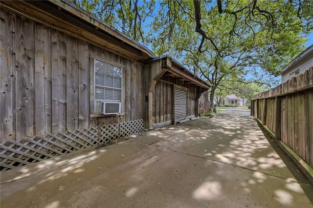 225 Glendale Dr, Corpus Christi, TX 78404