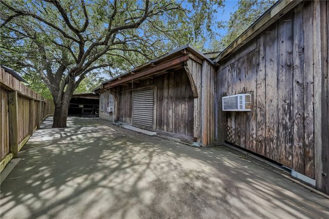 225 Glendale Dr, Corpus Christi, TX 78404