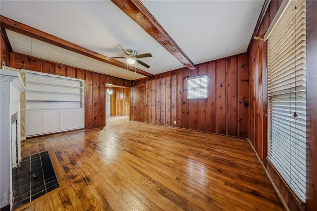 225 Glendale Dr, Corpus Christi, TX 78404