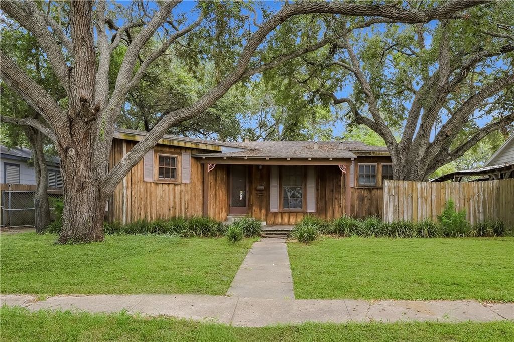 225 Glendale Dr, Corpus Christi, TX 78404