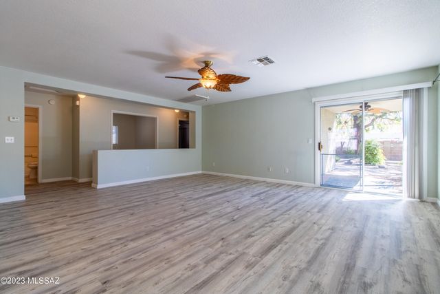 7753 W Oak Stream Road, Tucson, AZ 85743