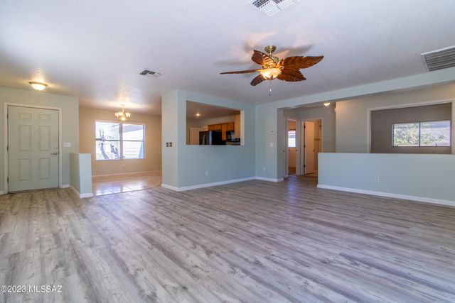 7753 W Oak Stream Road, Tucson, AZ 85743