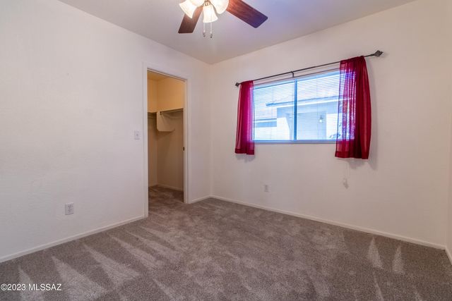 7753 W Oak Stream Road, Tucson, AZ 85743