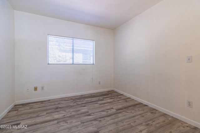 7753 W Oak Stream Road, Tucson, AZ 85743