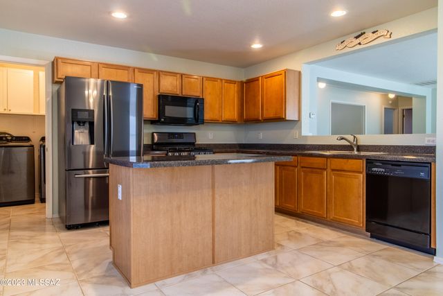 7753 W Oak Stream Road, Tucson, AZ 85743