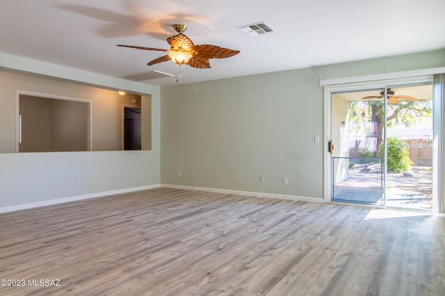 7753 W Oak Stream Road, Tucson, AZ 85743