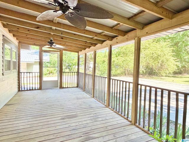 121 W CREST ROAD, Bessemer, AL 35023